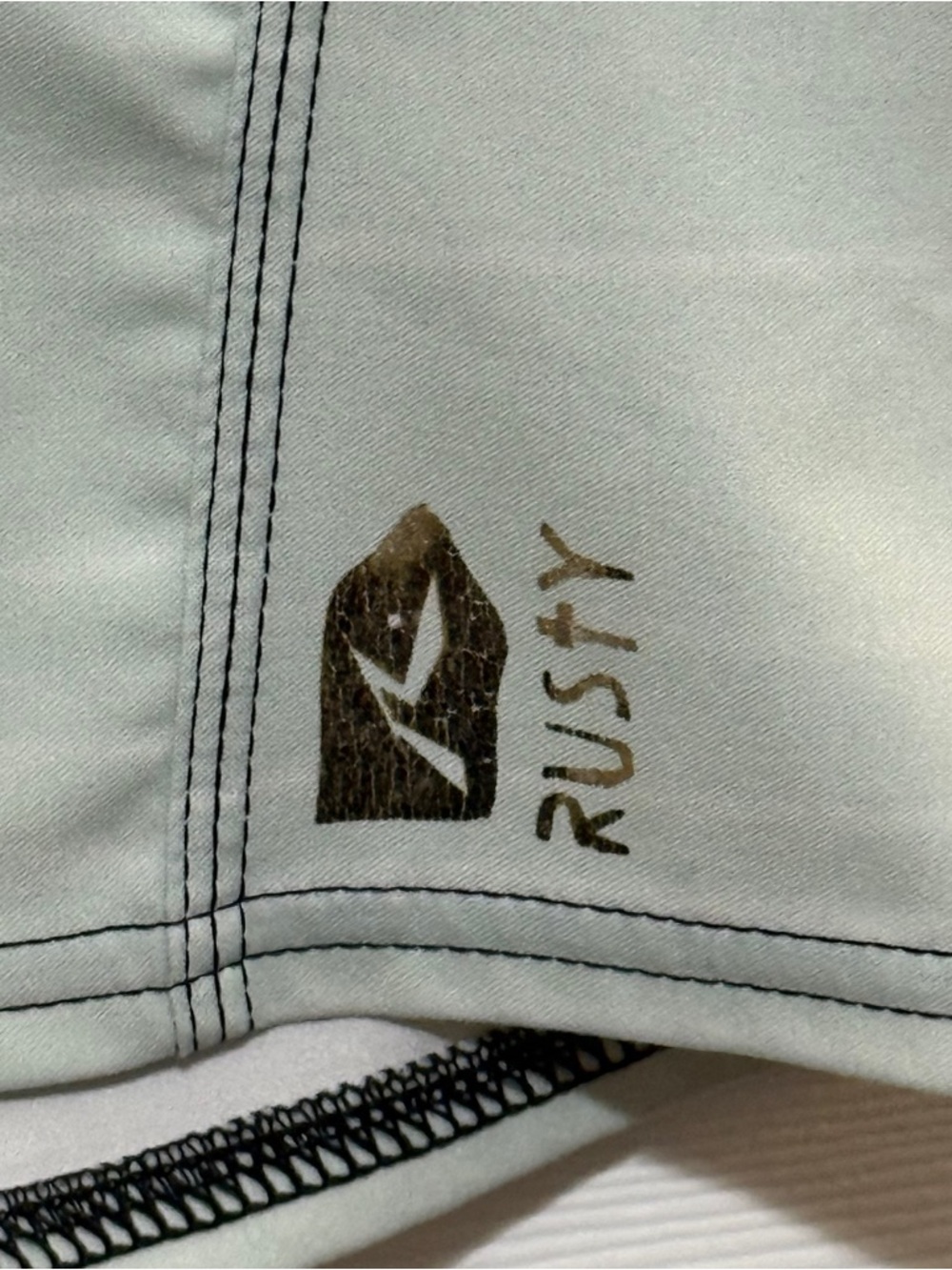VINTAGE RUSTY Surf Shorts - Picture 4 of 9